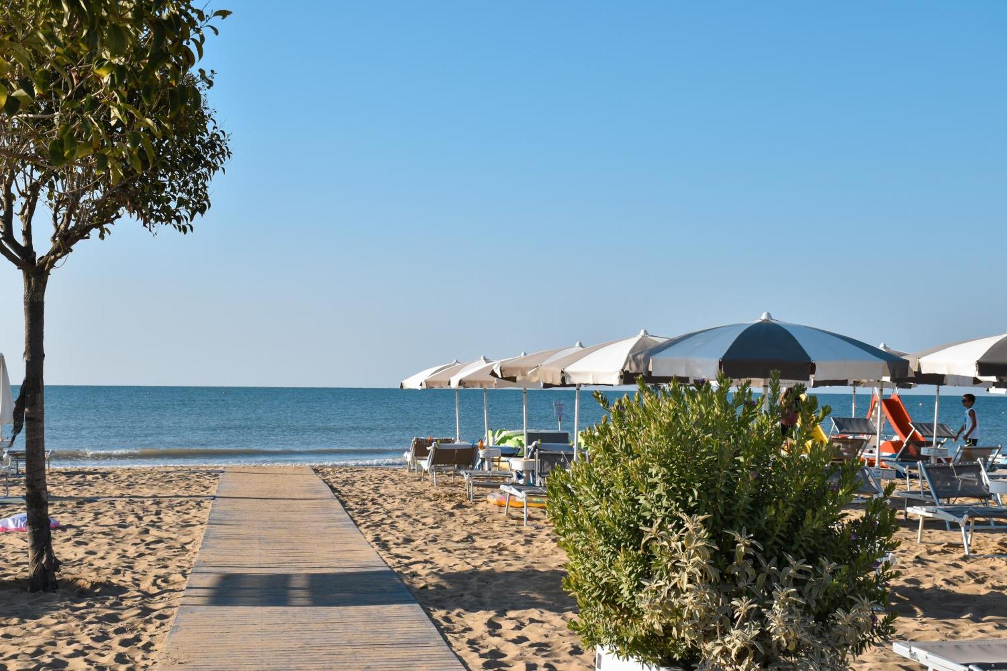 Aparthotel Pineda Bibione Exterior foto